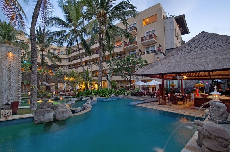 Bali Singapore & Duba 3 centre holiday
