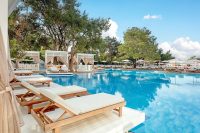 Titanic-Deluxe-Lara-Pool-with-Loungers