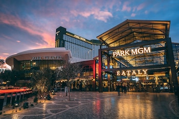 park mgm exterior